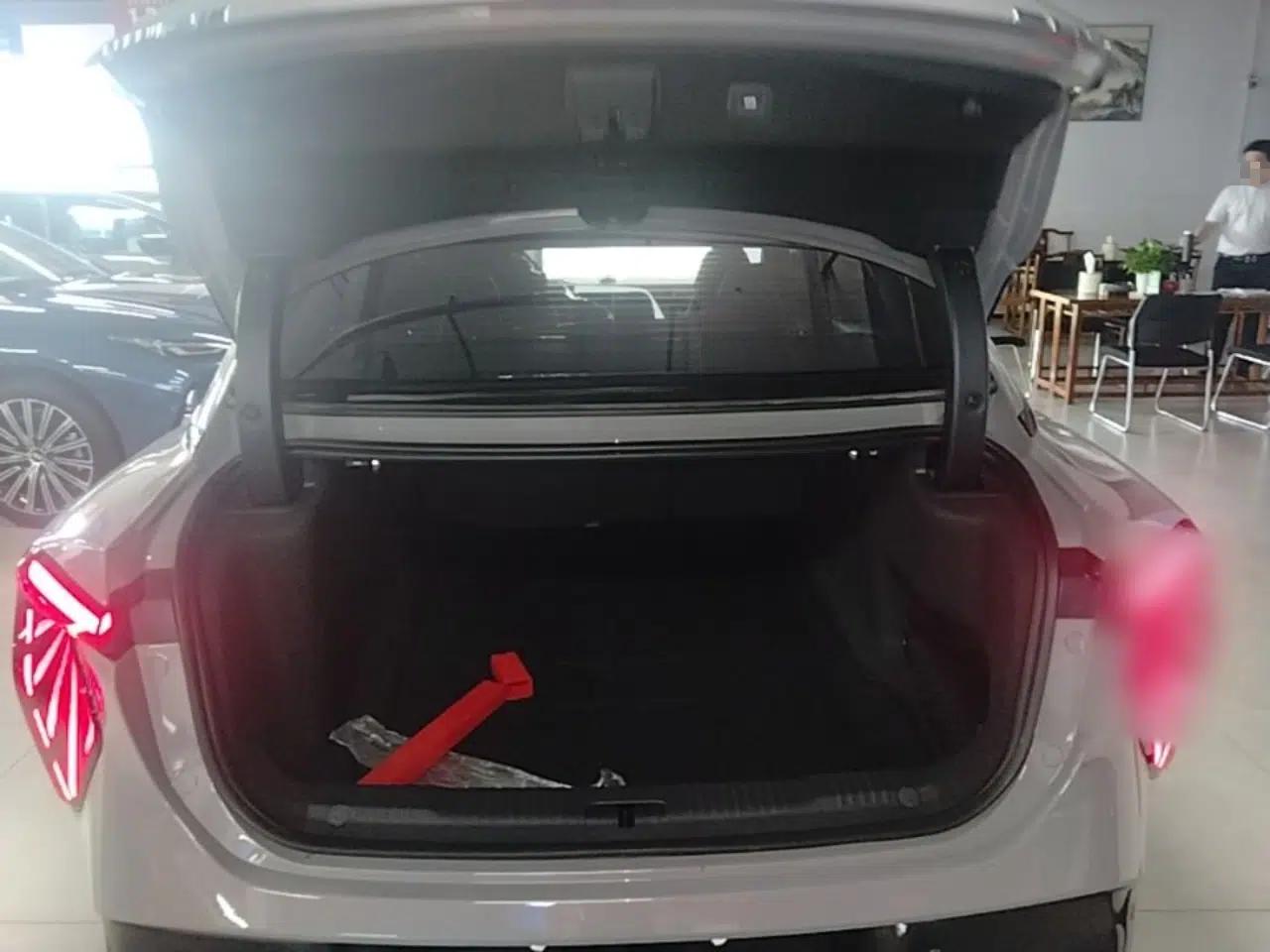 Hongqi EH7 2025 640 All-Wheel Drive Smart Selection Edition — миниатюра 27