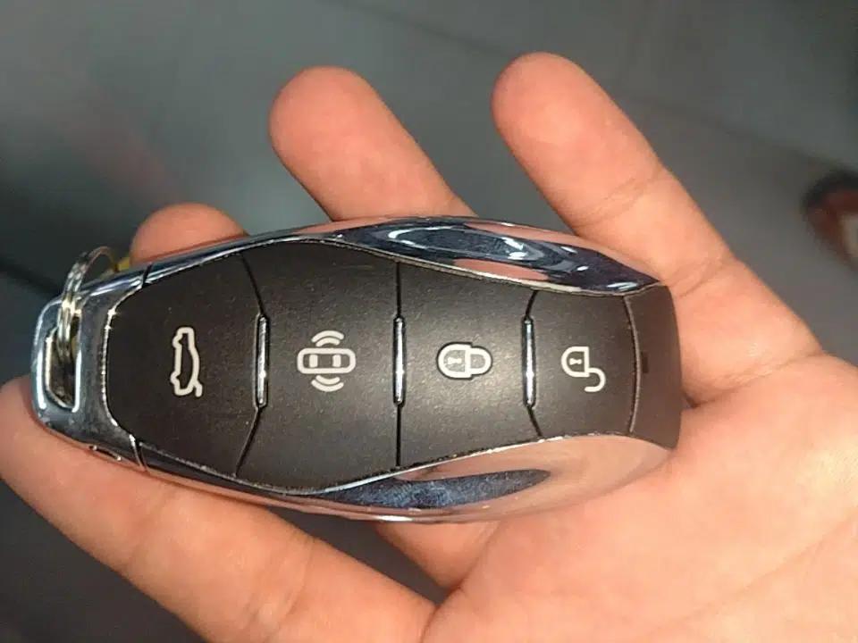 Hongqi EH7 2025 640 All-Wheel Drive Smart Selection Edition — миниатюра 28