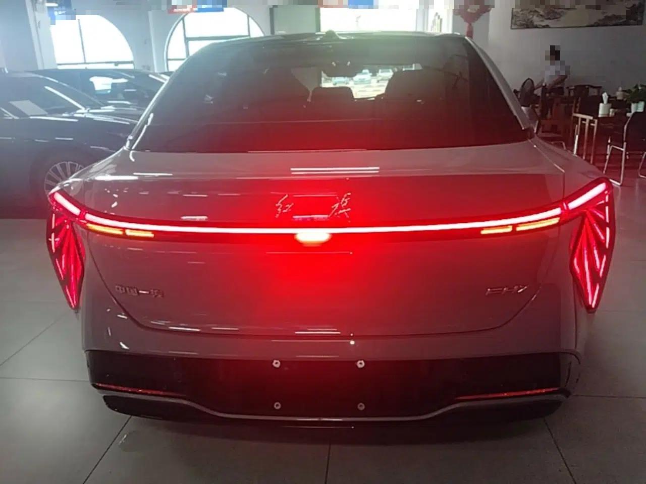 Hongqi EH7 2025 640 All-Wheel Drive Smart Selection Edition — миниатюра 5