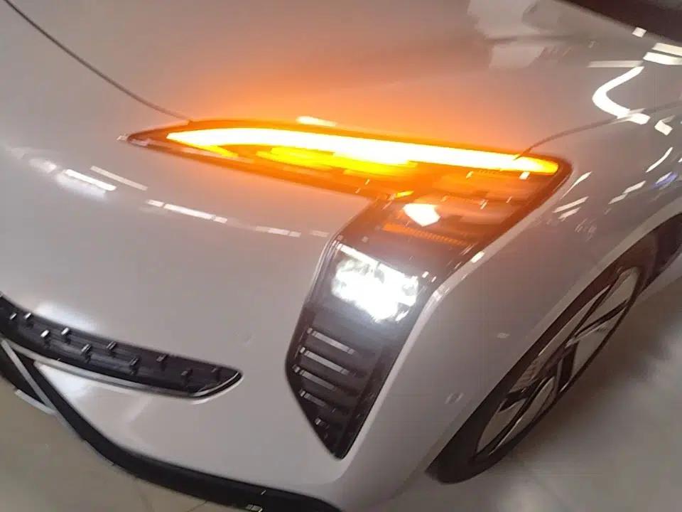 Hongqi EH7 2025 640 All-Wheel Drive Smart Selection Edition — миниатюра 8