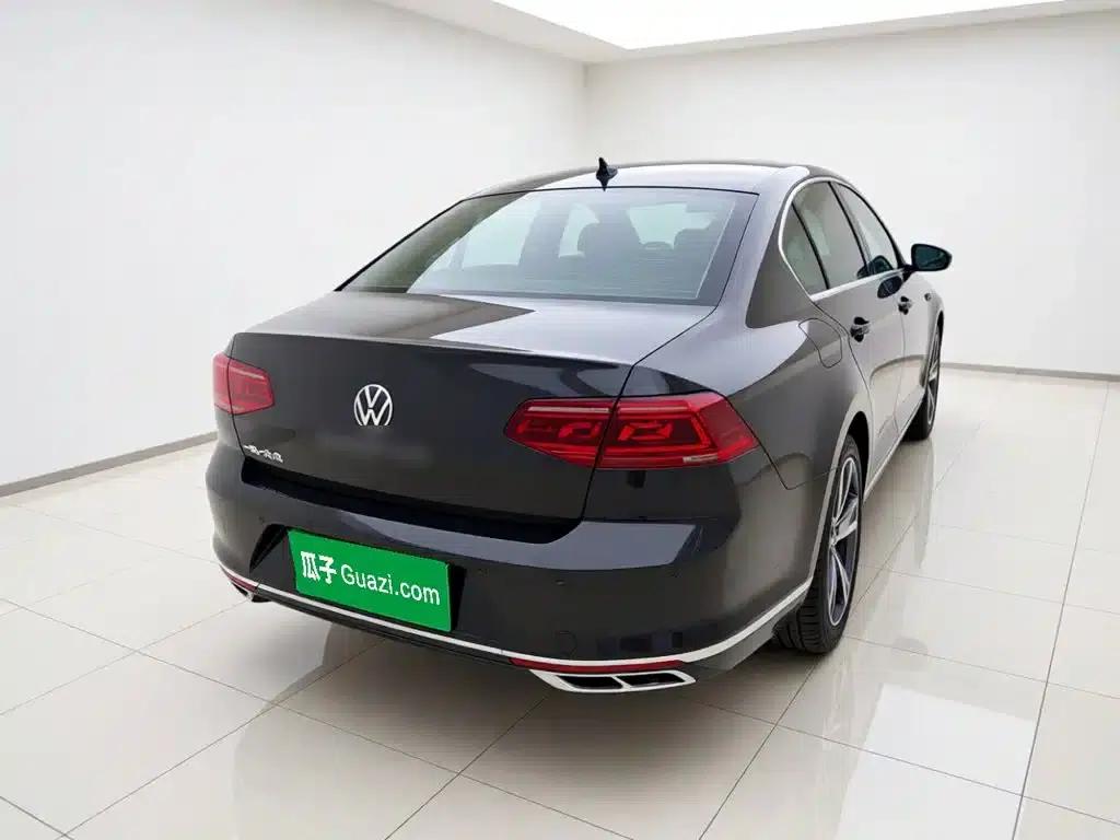 Volkswagen Magotan 2023 2 Millionth Unit Commemorative Edition 330TSI DSG Luxury — миниатюра 4