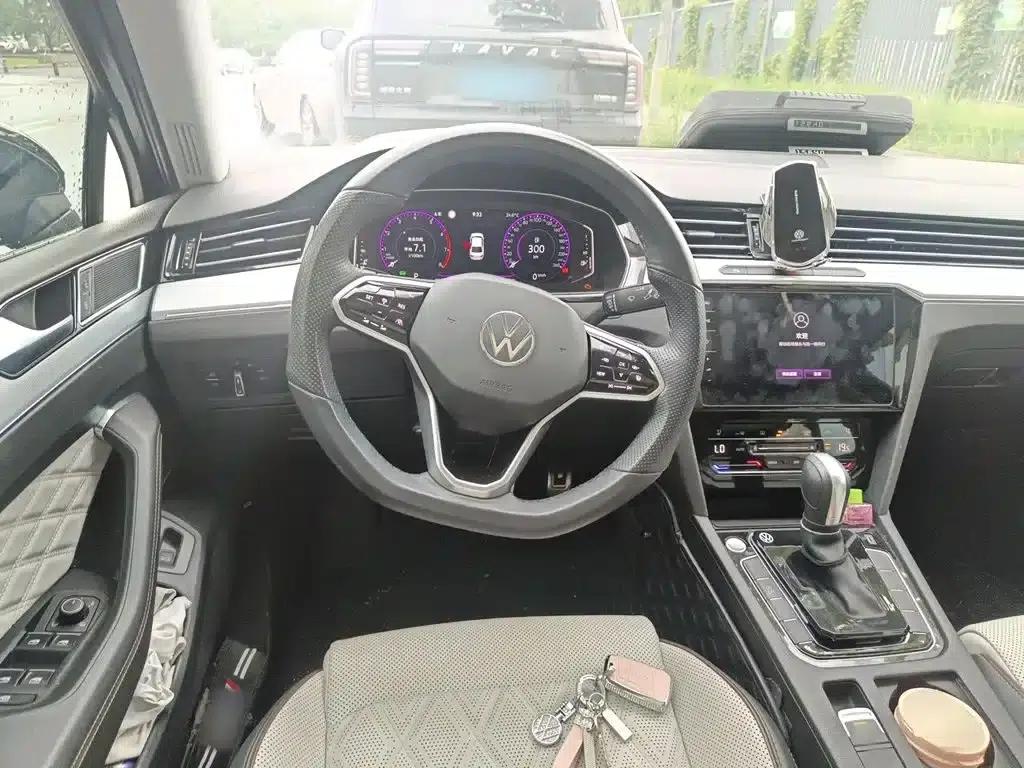 Volkswagen Magotan 2023 2 Millionth Unit Commemorative Edition 330TSI DSG Luxury — миниатюра 6