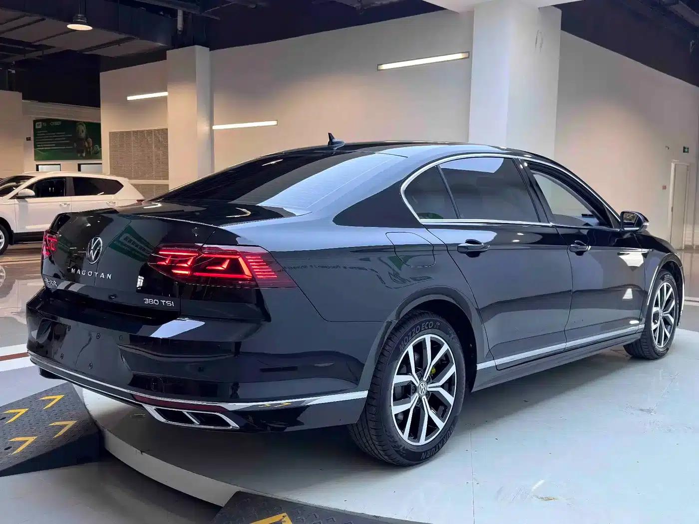 Volkswagen Magotan 2023 2 Millionth Unit Commemorative Edition 280TSI DSG Comfort Model — миниатюра 5
