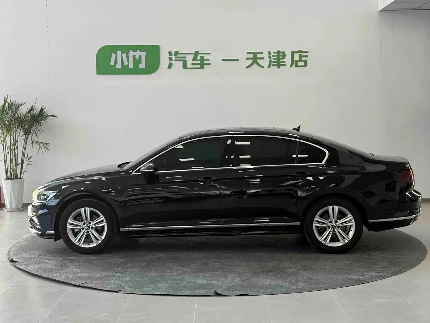 Volkswagen Magotan 2023 2 Millionth Unit Commemorative Edition 280TSI DSG Comfort Model — миниатюра 2