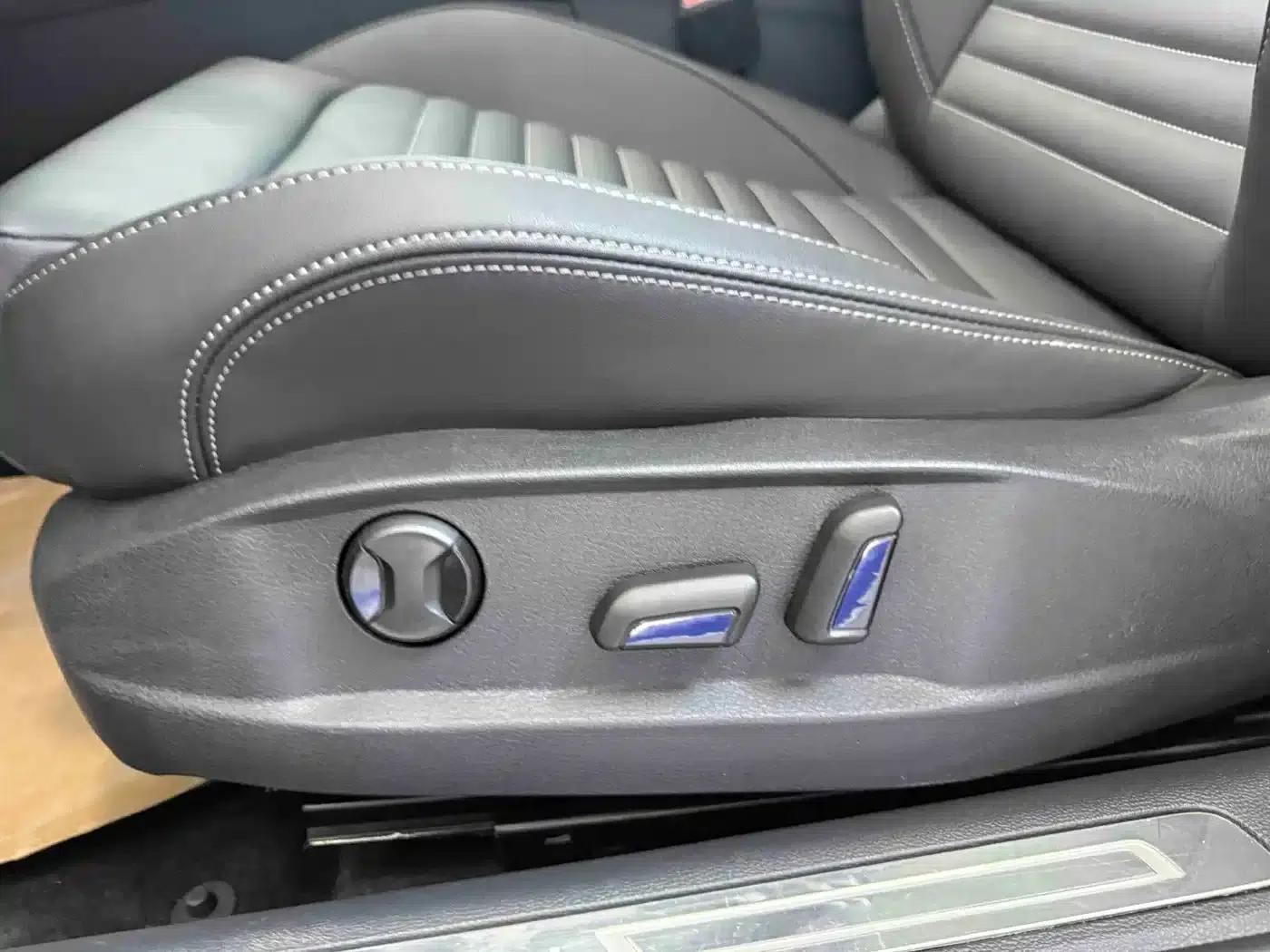 Volkswagen Magotan 2023 2 Millionth Unit Commemorative Edition 280TSI DSG Comfort Model — миниатюра 11