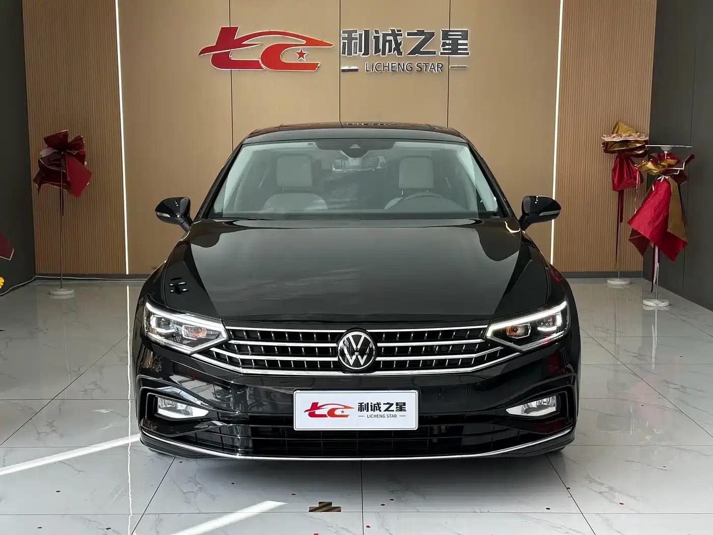 Volkswagen Magotan 2023 2 Millionth Unit Commemorative Edition 330TSI DSG Luxury — миниатюра 2