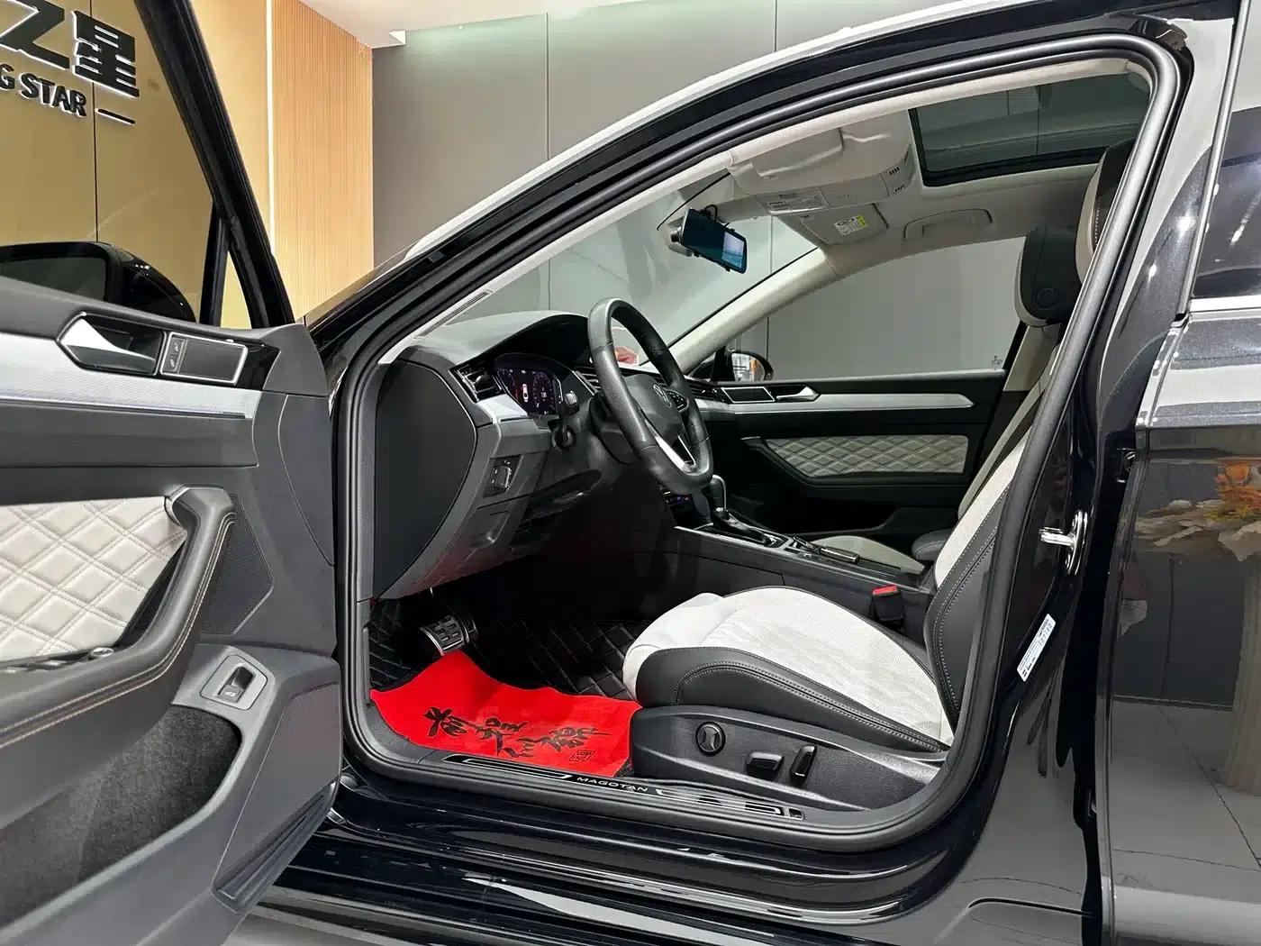 Volkswagen Magotan 2023 2 Millionth Unit Commemorative Edition 330TSI DSG Luxury — миниатюра 9