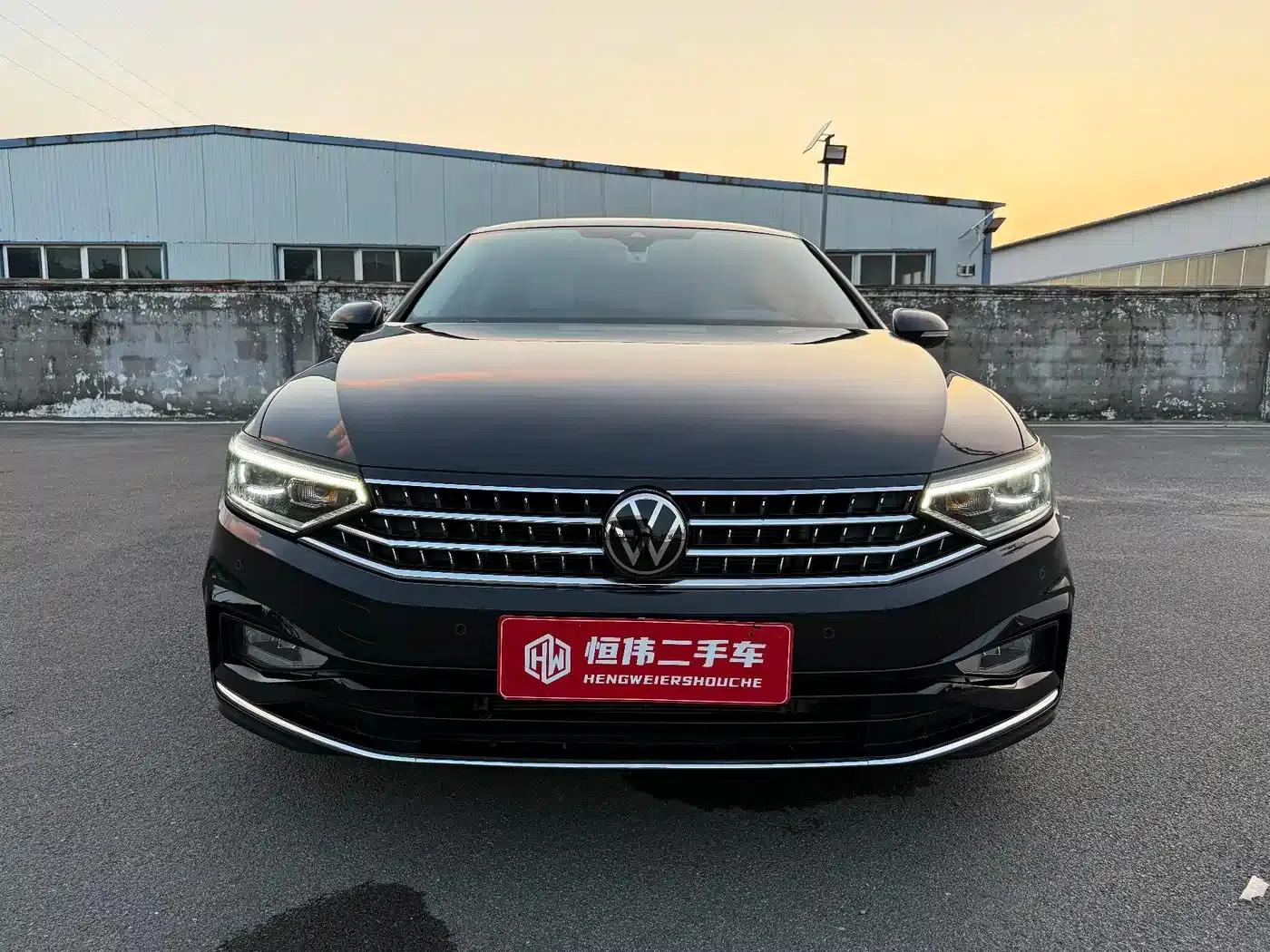 2025 Volkswagen Passat 330TSI DSG Luxury Edition — миниатюра 2