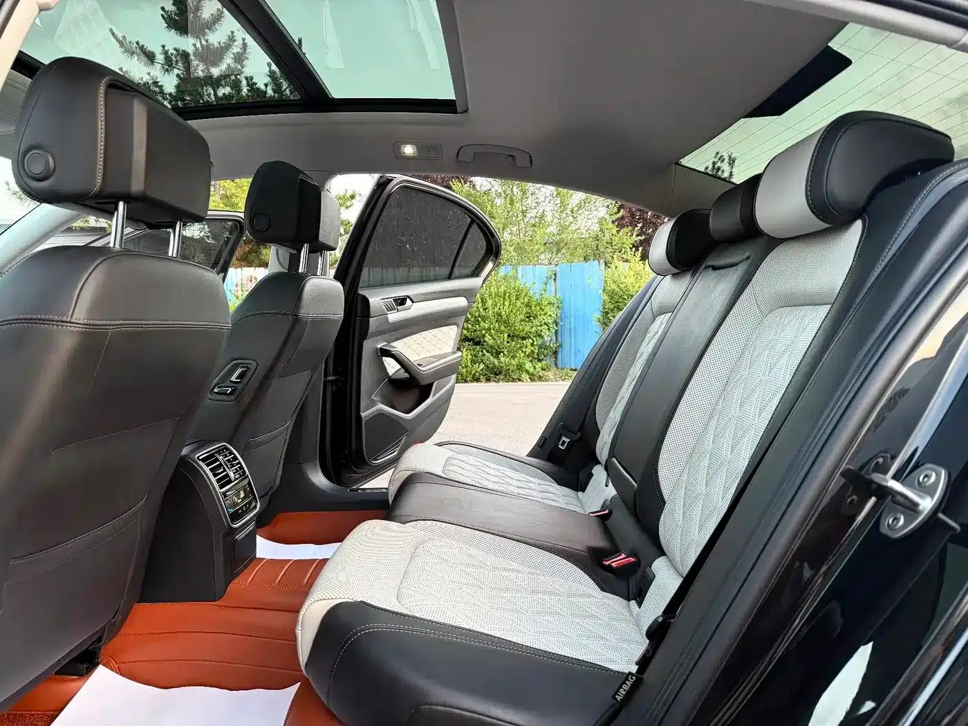 2025 Volkswagen Passat 330TSI DSG Luxury Edition — миниатюра 13