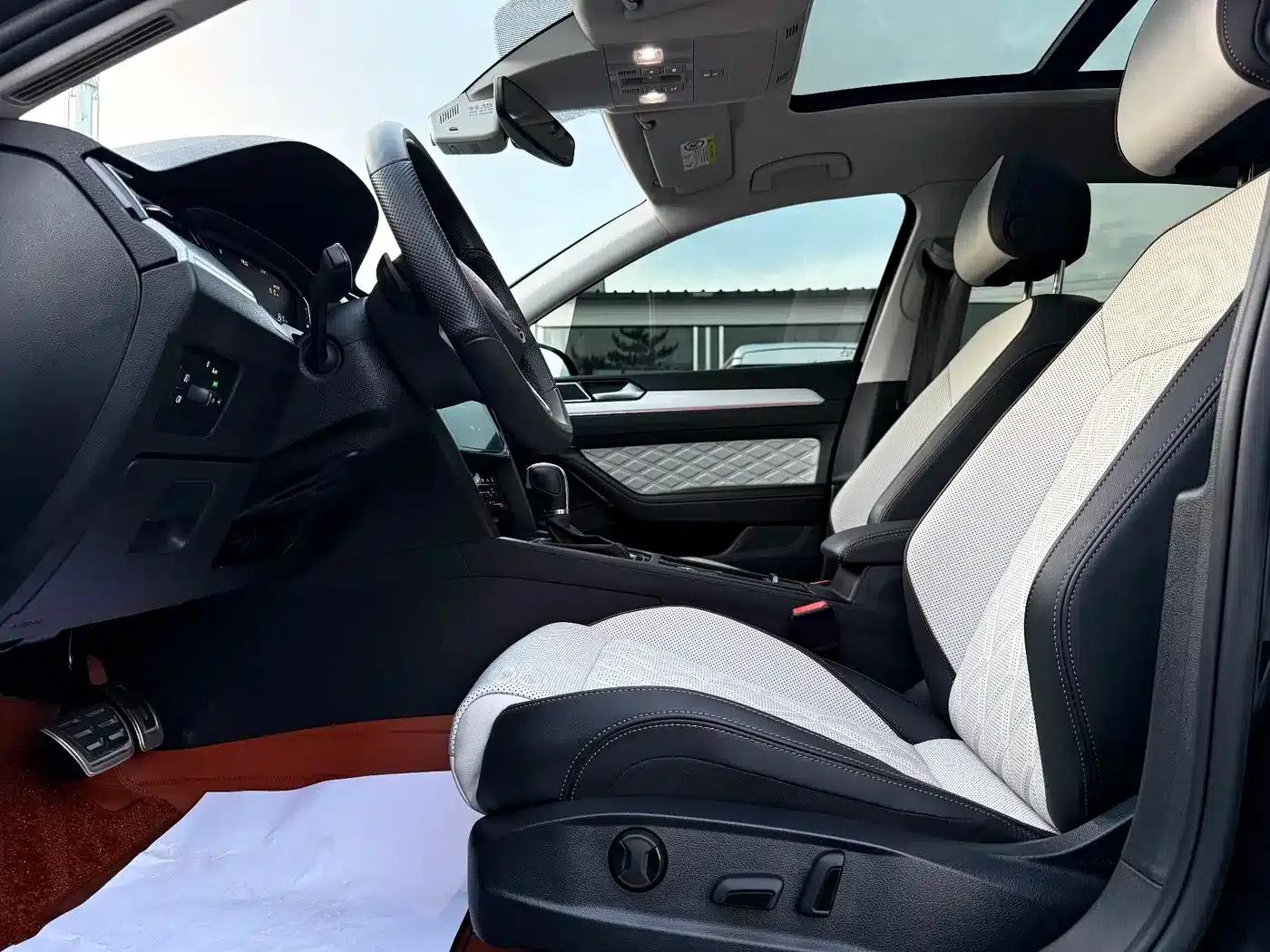 2025 Volkswagen Passat 330TSI DSG Luxury Edition — миниатюра 15
