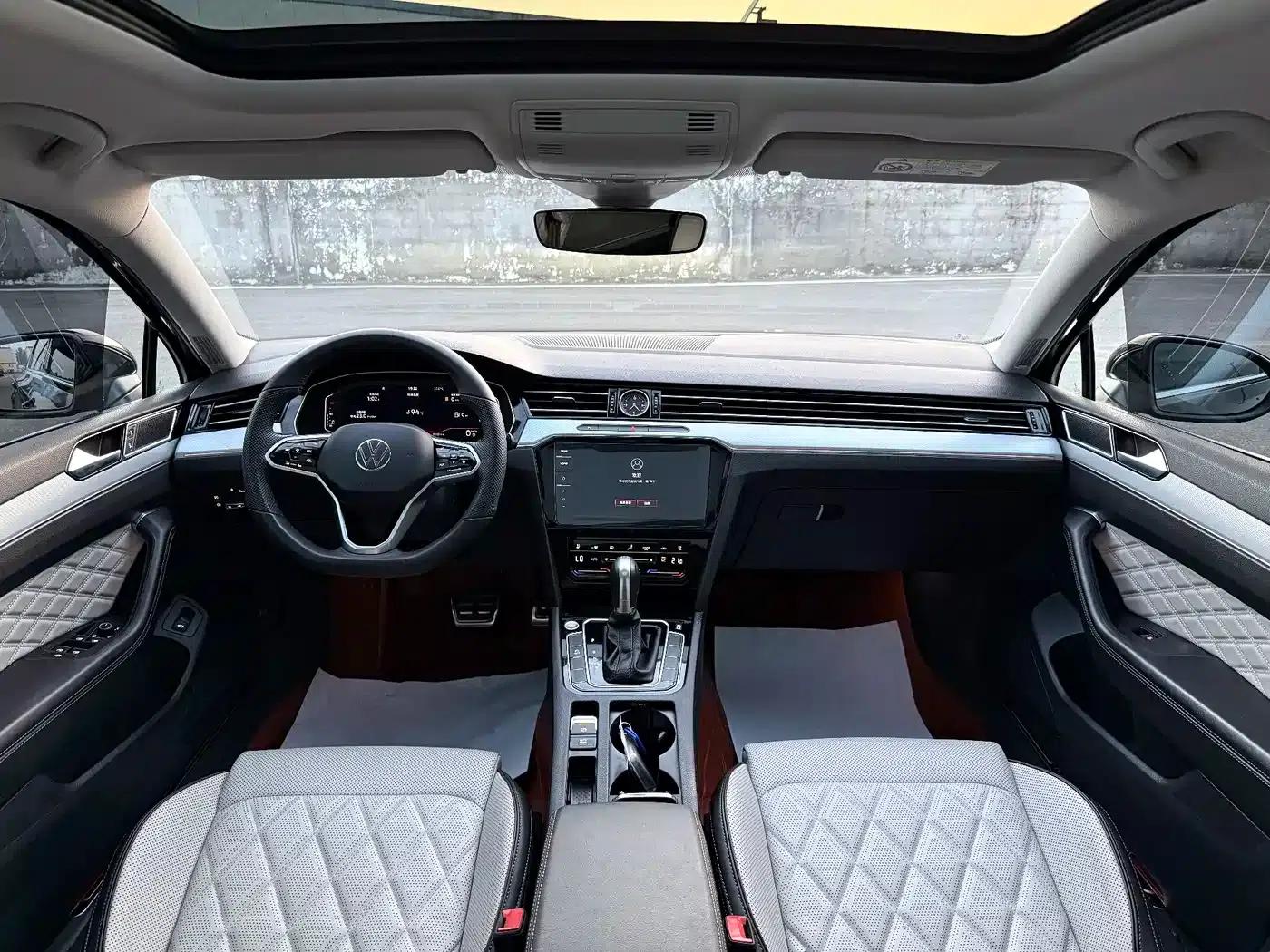 2025 Volkswagen Passat 330TSI DSG Luxury Edition — миниатюра 18