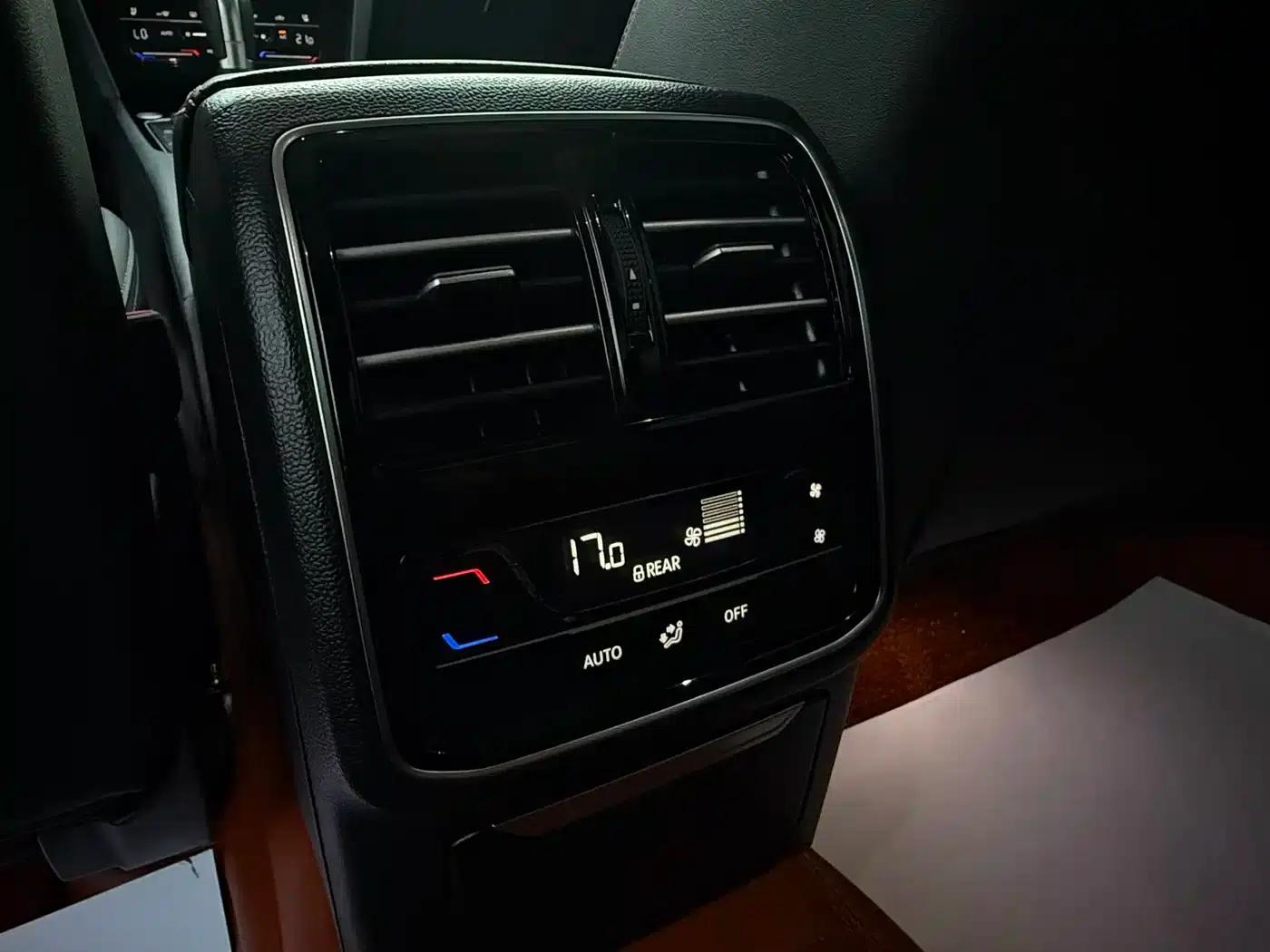 2025 Volkswagen Passat 330TSI DSG Luxury Edition — миниатюра 29