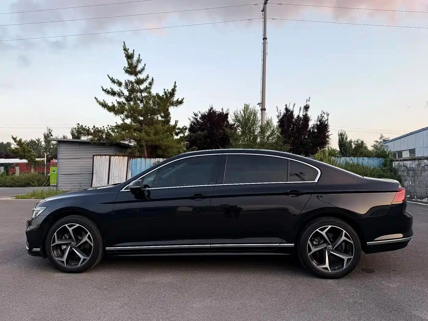 2025 Volkswagen Passat 330TSI DSG Luxury Edition — миниатюра 8
