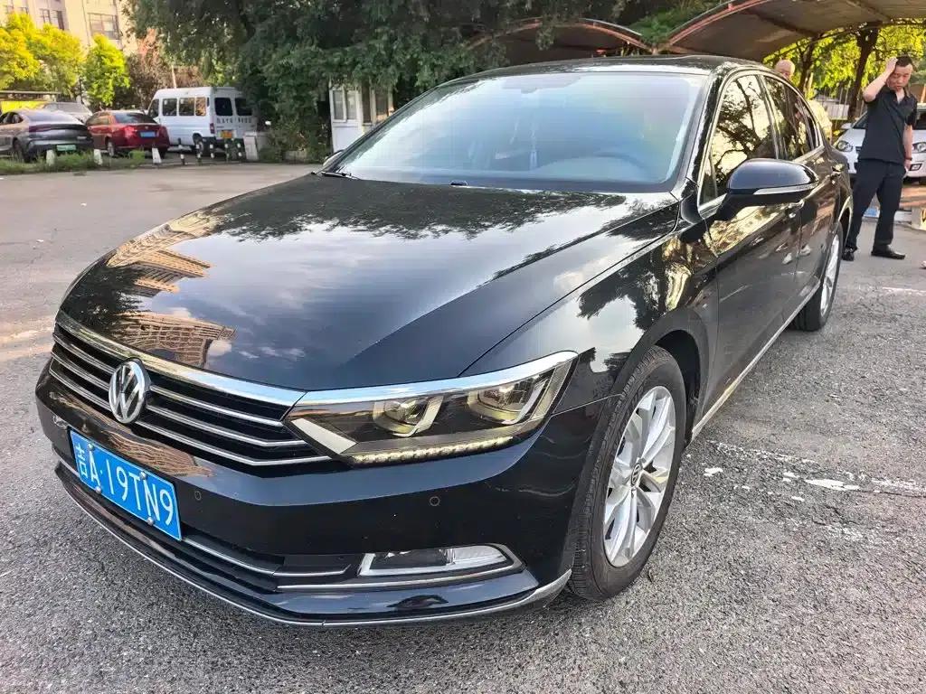 2018 Volkswagen Magotan Facelift 330TSI DSG Luxury Model — миниатюра 1