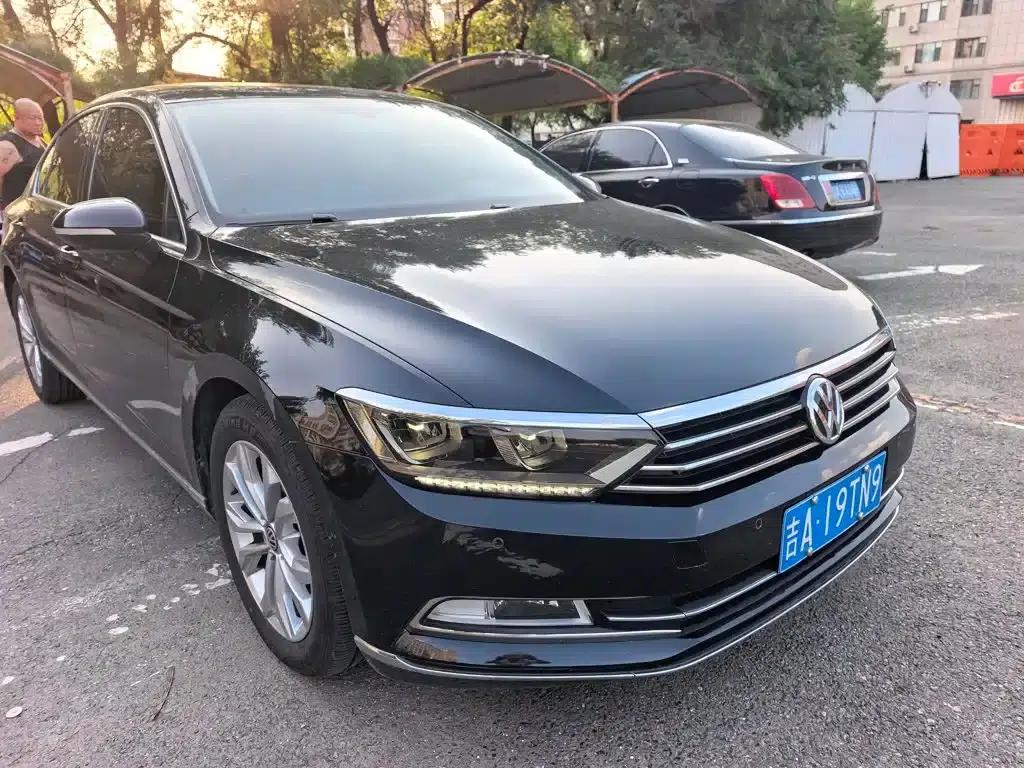 2018 Volkswagen Magotan Facelift 330TSI DSG Luxury Model — миниатюра 3