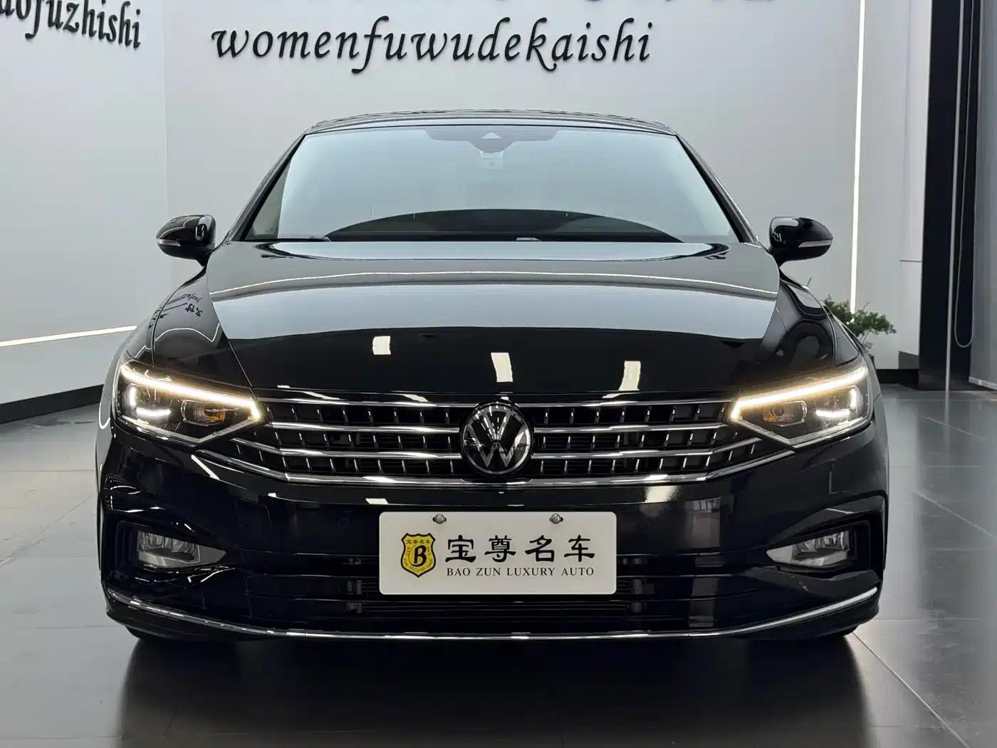 Volkswagen Magotan 2023 2 Millionth Unit Commemorative Edition 330TSI DSG Luxury — миниатюра 1