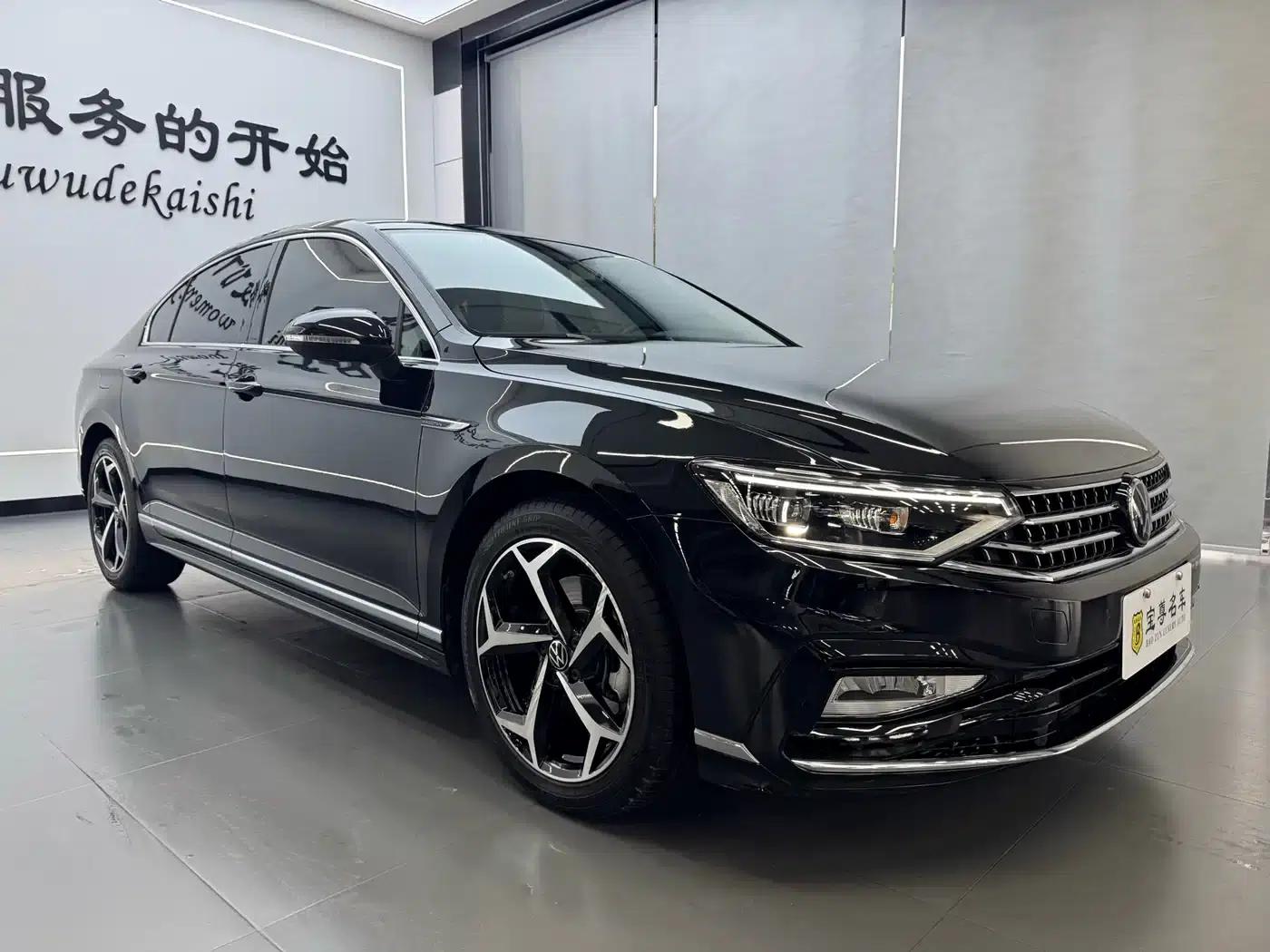 Volkswagen Magotan 2023 2 Millionth Unit Commemorative Edition 330TSI DSG Luxury — миниатюра 2