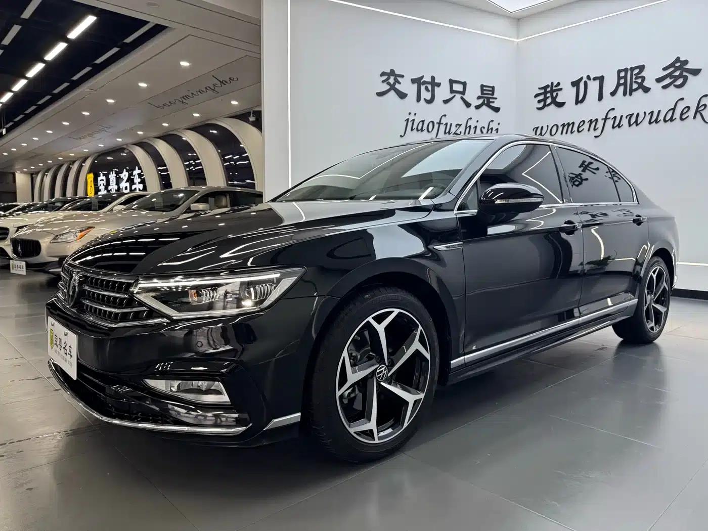 Volkswagen Magotan 2023 2 Millionth Unit Commemorative Edition 330TSI DSG Luxury — миниатюра 3