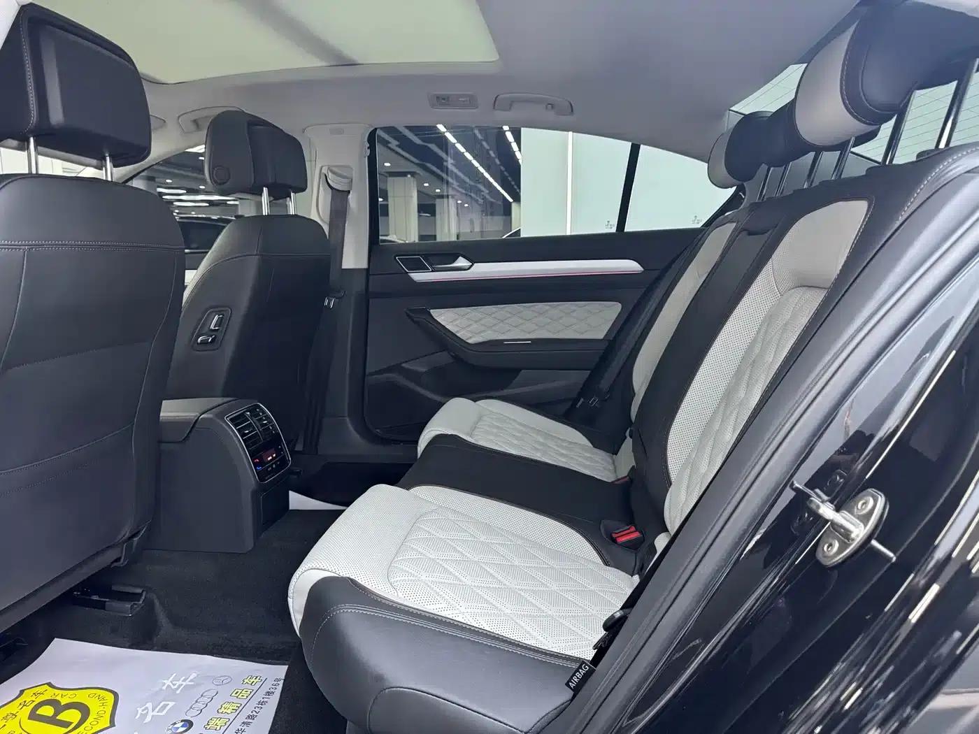 Volkswagen Magotan 2023 2 Millionth Unit Commemorative Edition 330TSI DSG Luxury — миниатюра 8