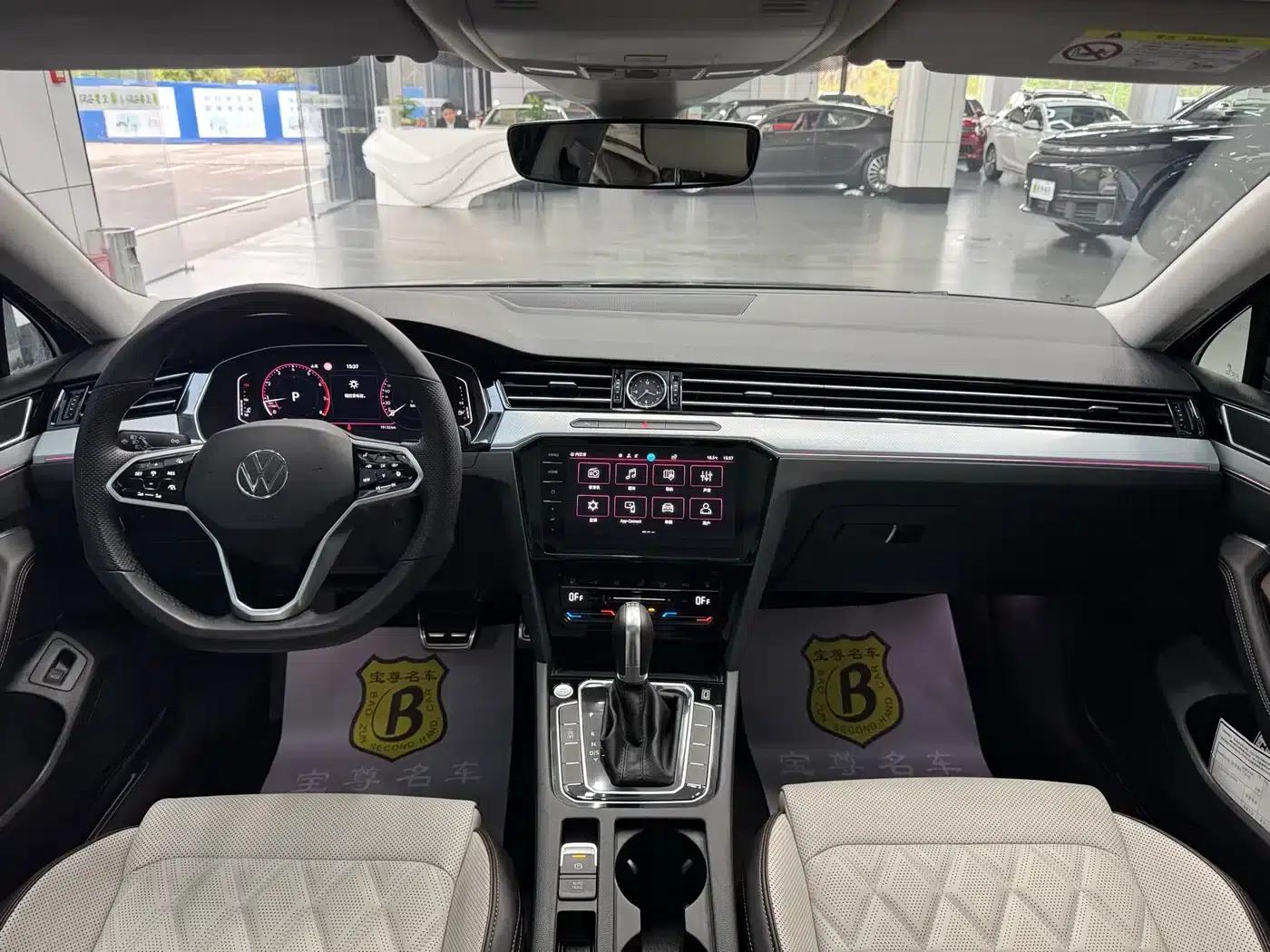 Volkswagen Magotan 2023 2 Millionth Unit Commemorative Edition 330TSI DSG Luxury — миниатюра 10