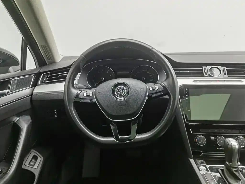 2017 Volkswagen Magotan 330TSI DSG Leading Edition — миниатюра 11