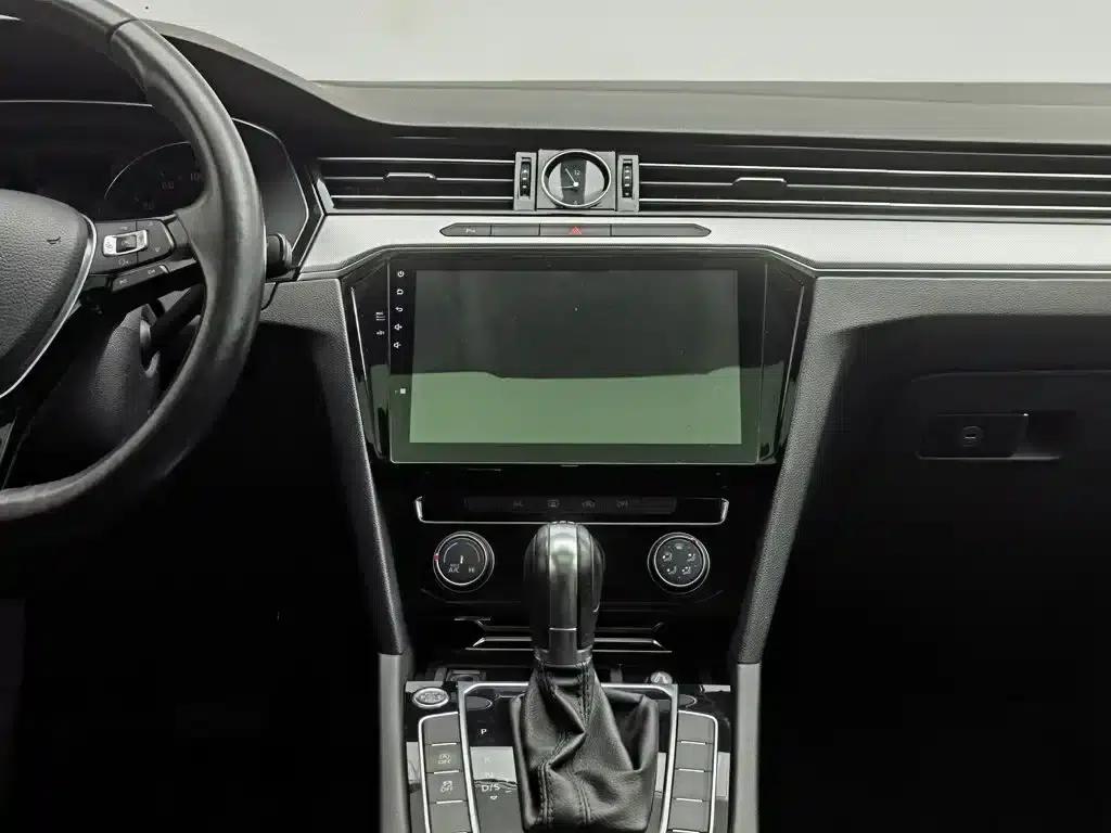 2017 Volkswagen Magotan 330TSI DSG Leading Edition — миниатюра 12