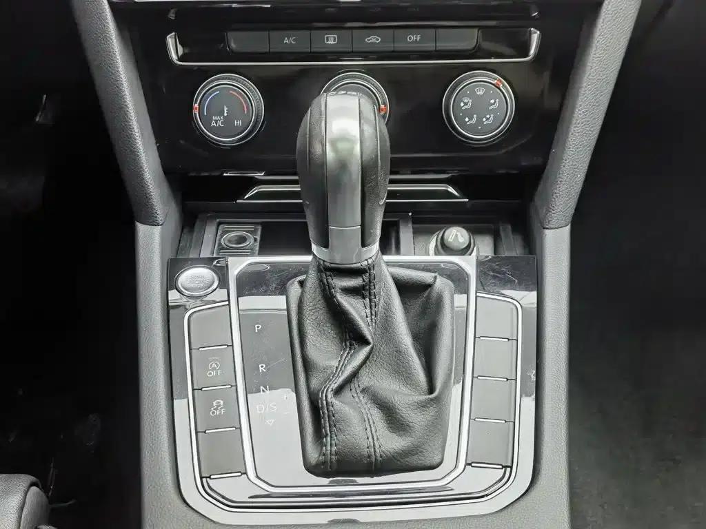 2017 Volkswagen Magotan 330TSI DSG Leading Edition — миниатюра 13