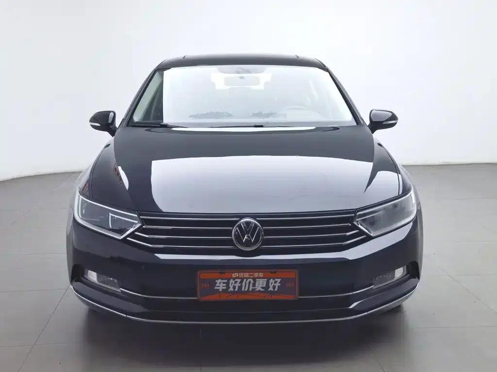 2017 Volkswagen Magotan 330TSI DSG Leading Edition — миниатюра 3
