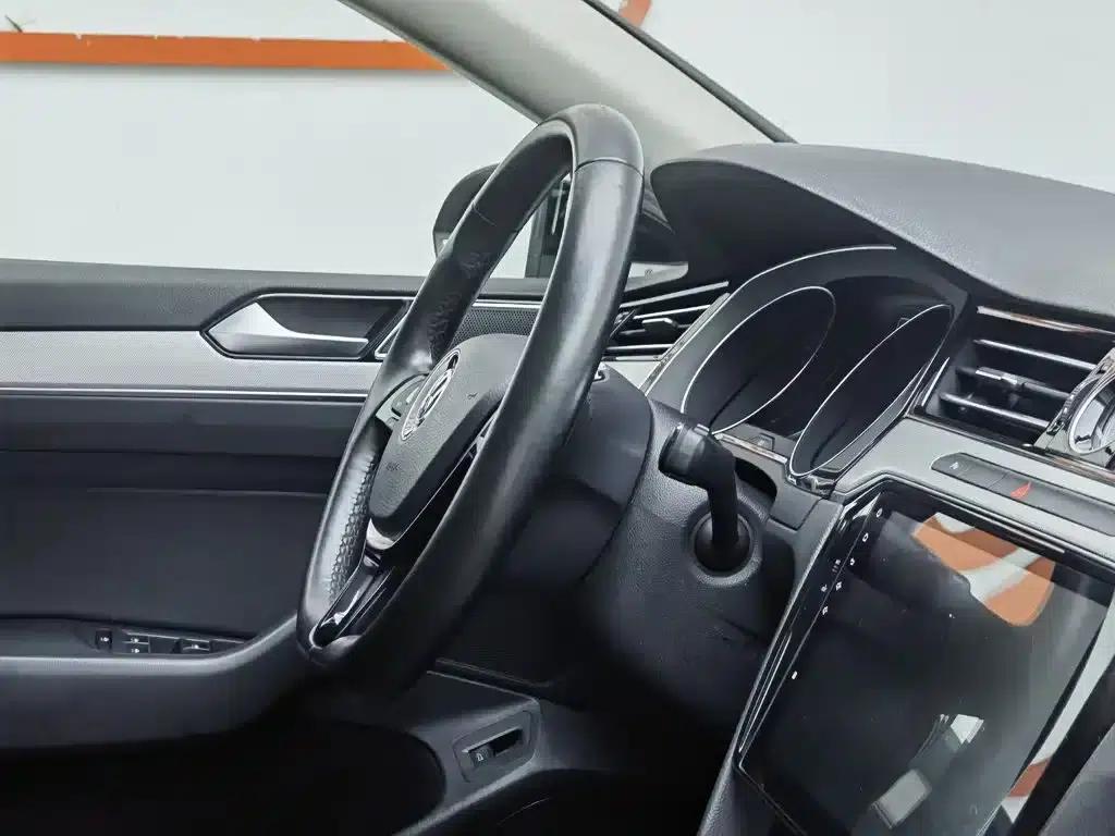 2017 Volkswagen Magotan 330TSI DSG Leading Edition — миниатюра 22