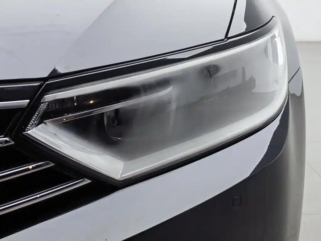 2017 Volkswagen Magotan 330TSI DSG Leading Edition — миниатюра 7