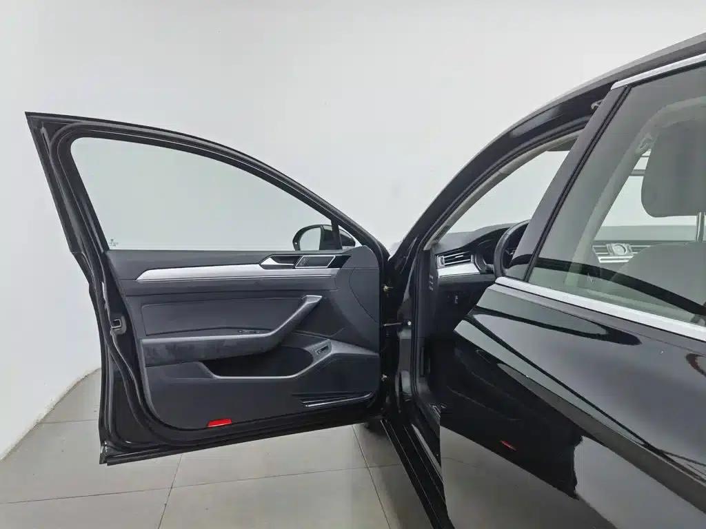 2017 Volkswagen Magotan 330TSI DSG Leading Edition — миниатюра 8