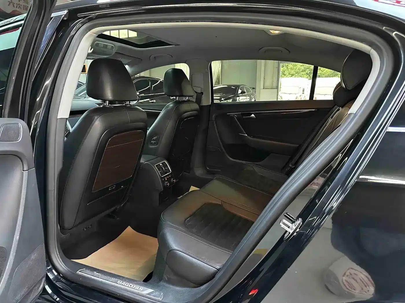 2015 Volkswagen Passat Facelift 2.0TSI Premium — миниатюра 14