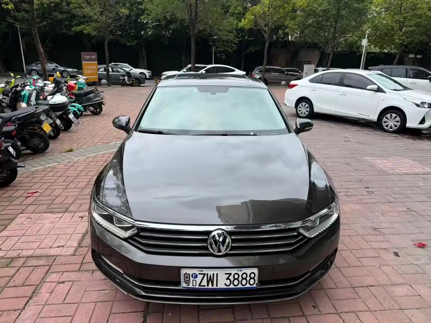 2017 Volkswagen Passat 330TSI DSG Luxury — миниатюра 3