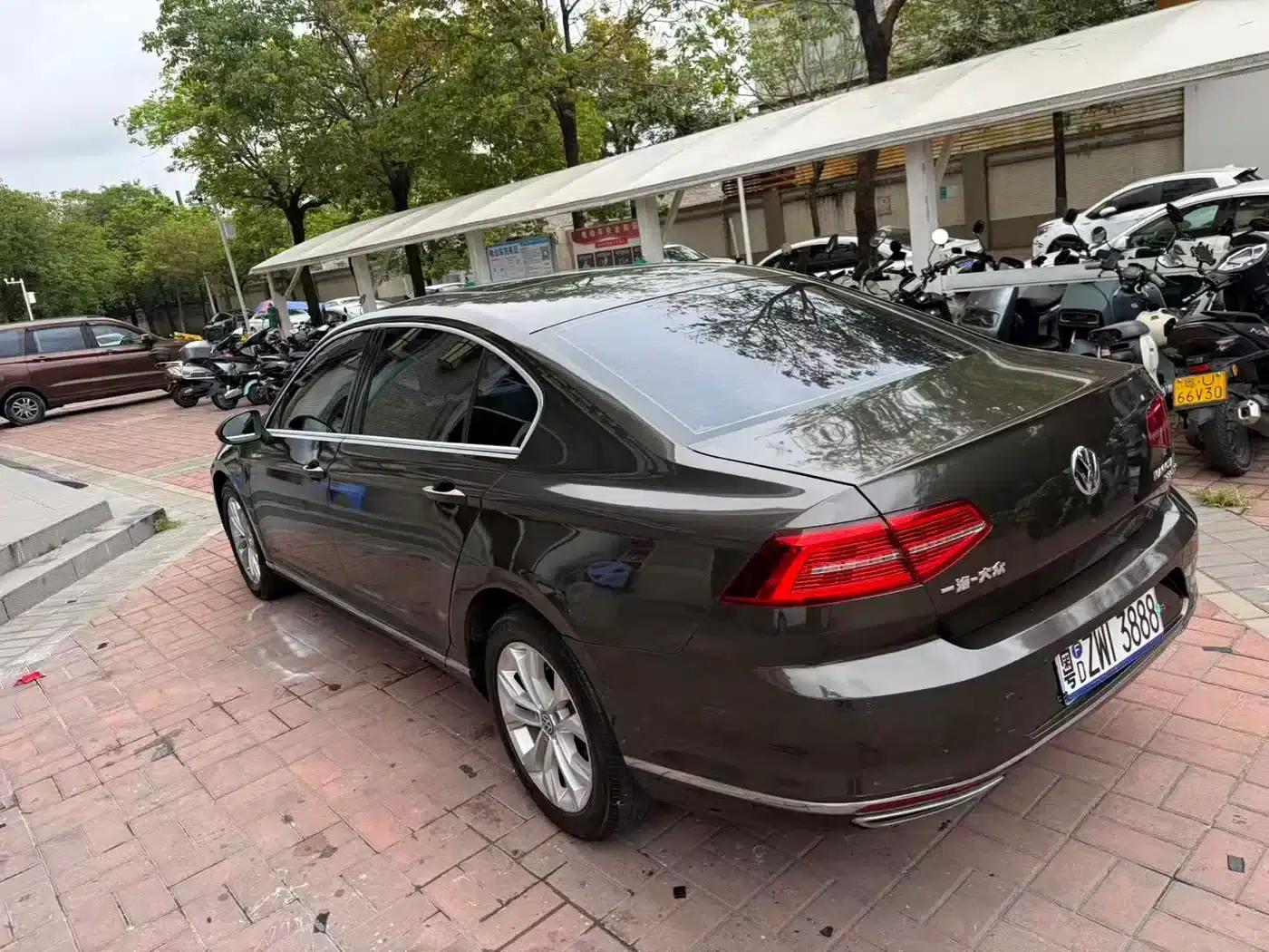 2017 Volkswagen Passat 330TSI DSG Luxury — миниатюра 9