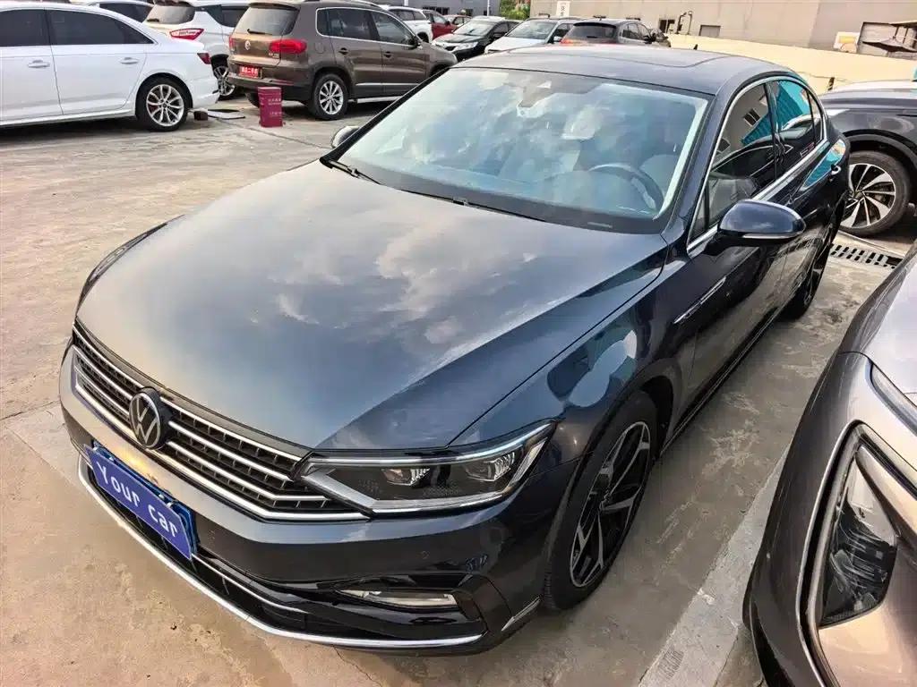 Volkswagen Magotan 2023 2 Millionth Unit Commemorative Edition 330TSI DSG Luxury — миниатюра 1