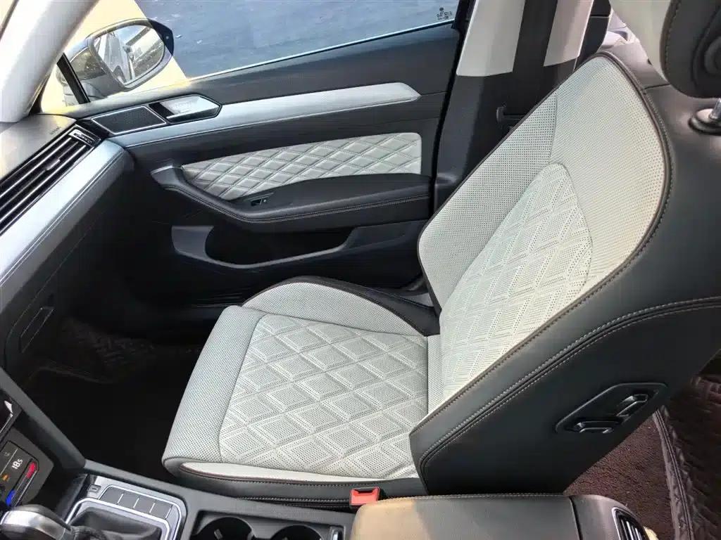 Volkswagen Magotan 2023 2 Millionth Unit Commemorative Edition 330TSI DSG Luxury — миниатюра 11
