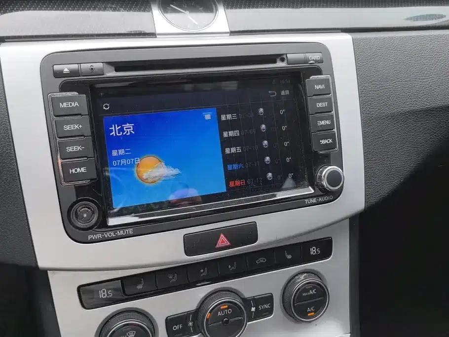 2013 Volkswagen Passat 1.8TSI Leading Edition — миниатюра 13