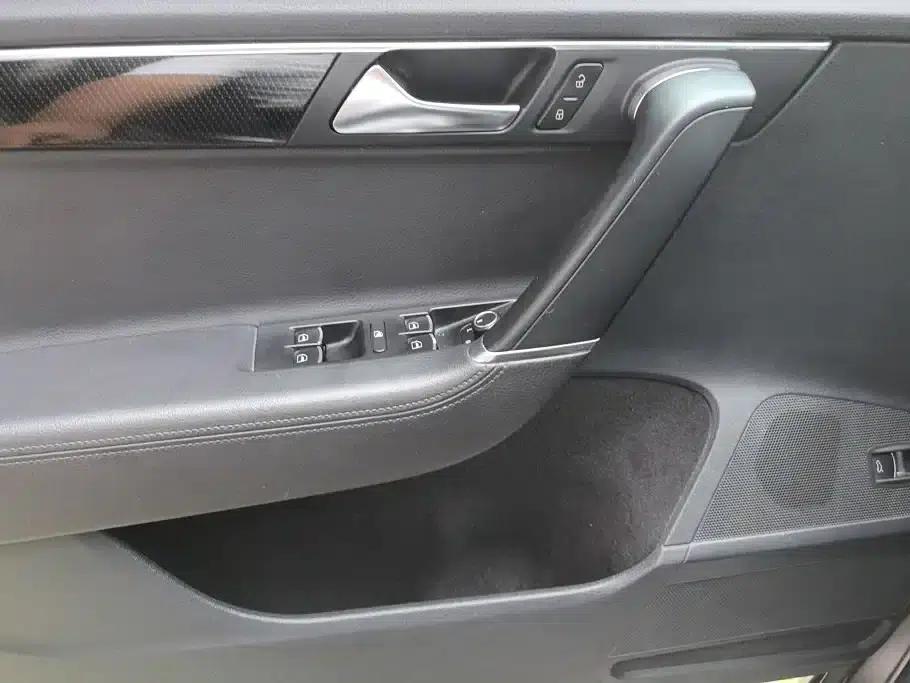 2013 Volkswagen Passat 1.8TSI Leading Edition — миниатюра 7