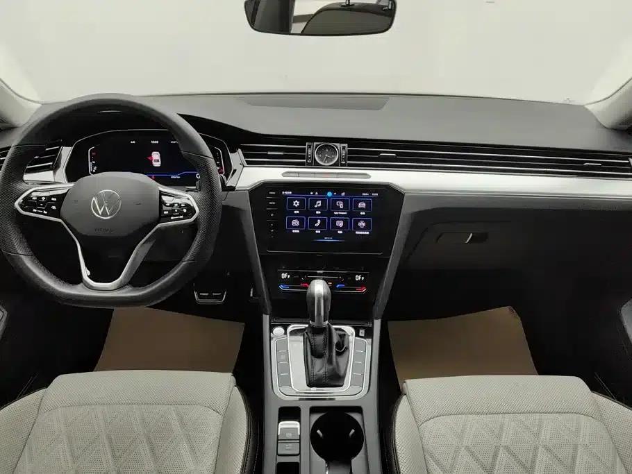 2024 Volkswagen Magotan 330TSI DSG Luxury Edition (2 Million Units Limited Edition) — миниатюра 12