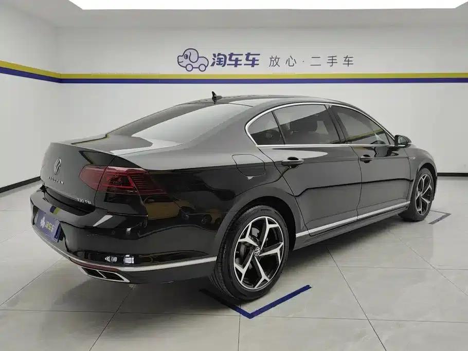 2024 Volkswagen Magotan 330TSI DSG Luxury Edition (2 Million Units Limited Edition) — миниатюра 3