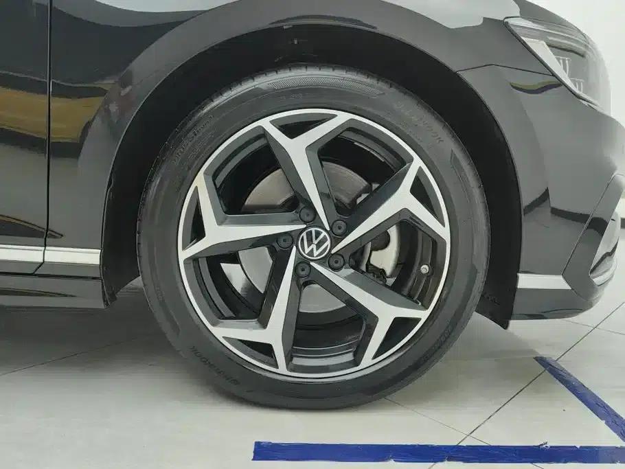 2024 Volkswagen Magotan 330TSI DSG Luxury Edition (2 Million Units Limited Edition) — миниатюра 6