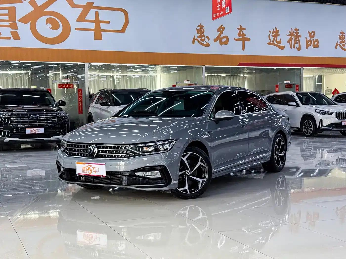 Volkswagen Magotan 2023 2 Millionth Unit Commemorative Edition 330TSI DSG Luxury — миниатюра 1
