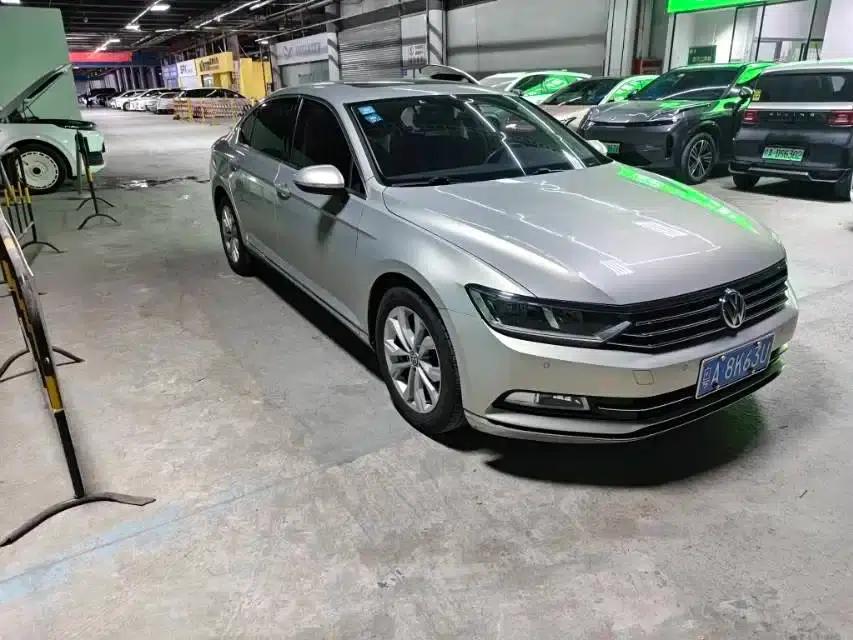2019 Volkswagen Magotan 330TSI DSG Luxury Edition (National V Emission Standard) — миниатюра 2