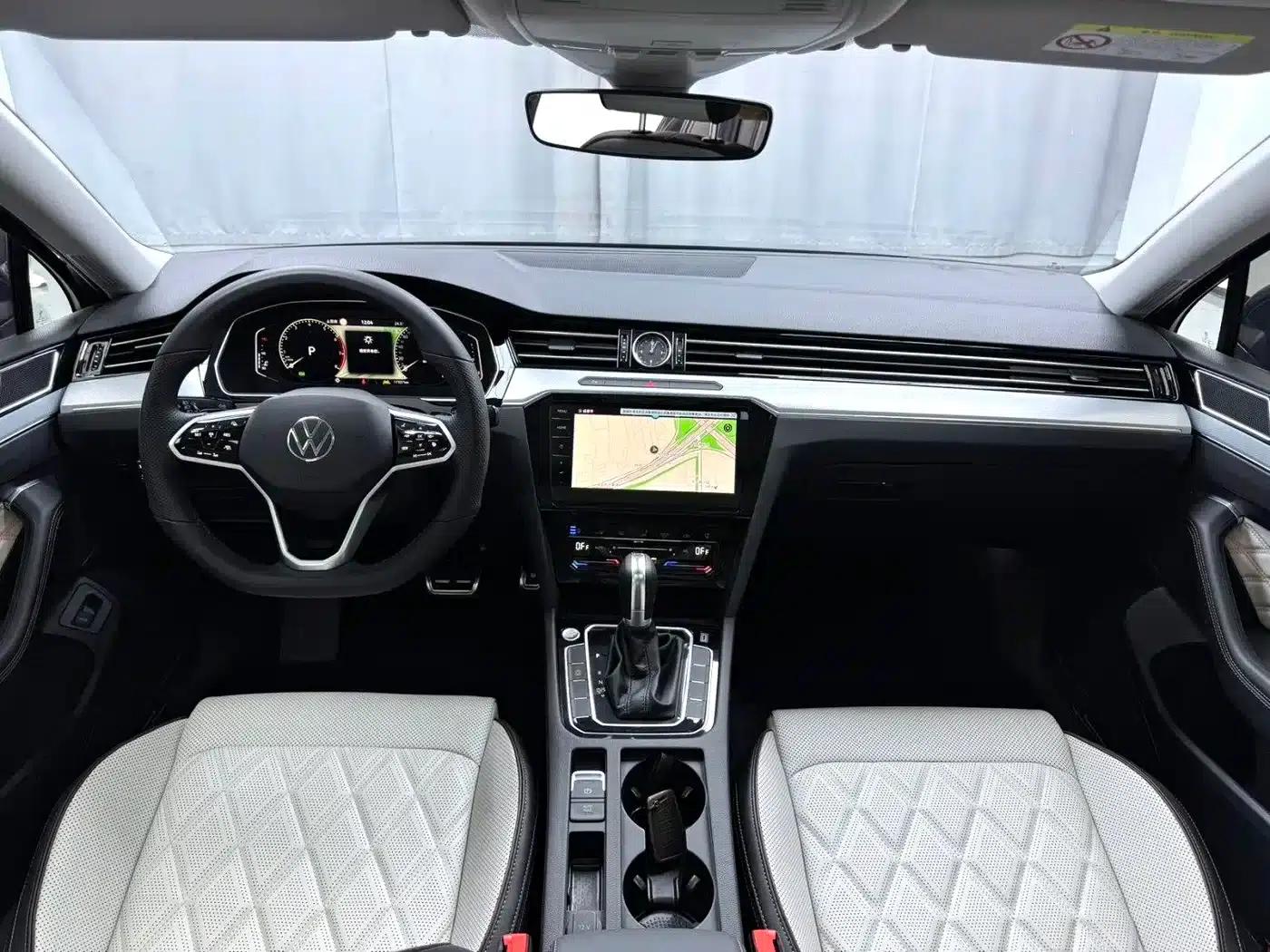 2025 Volkswagen Passat 330TSI DSG Luxury Edition — миниатюра 5