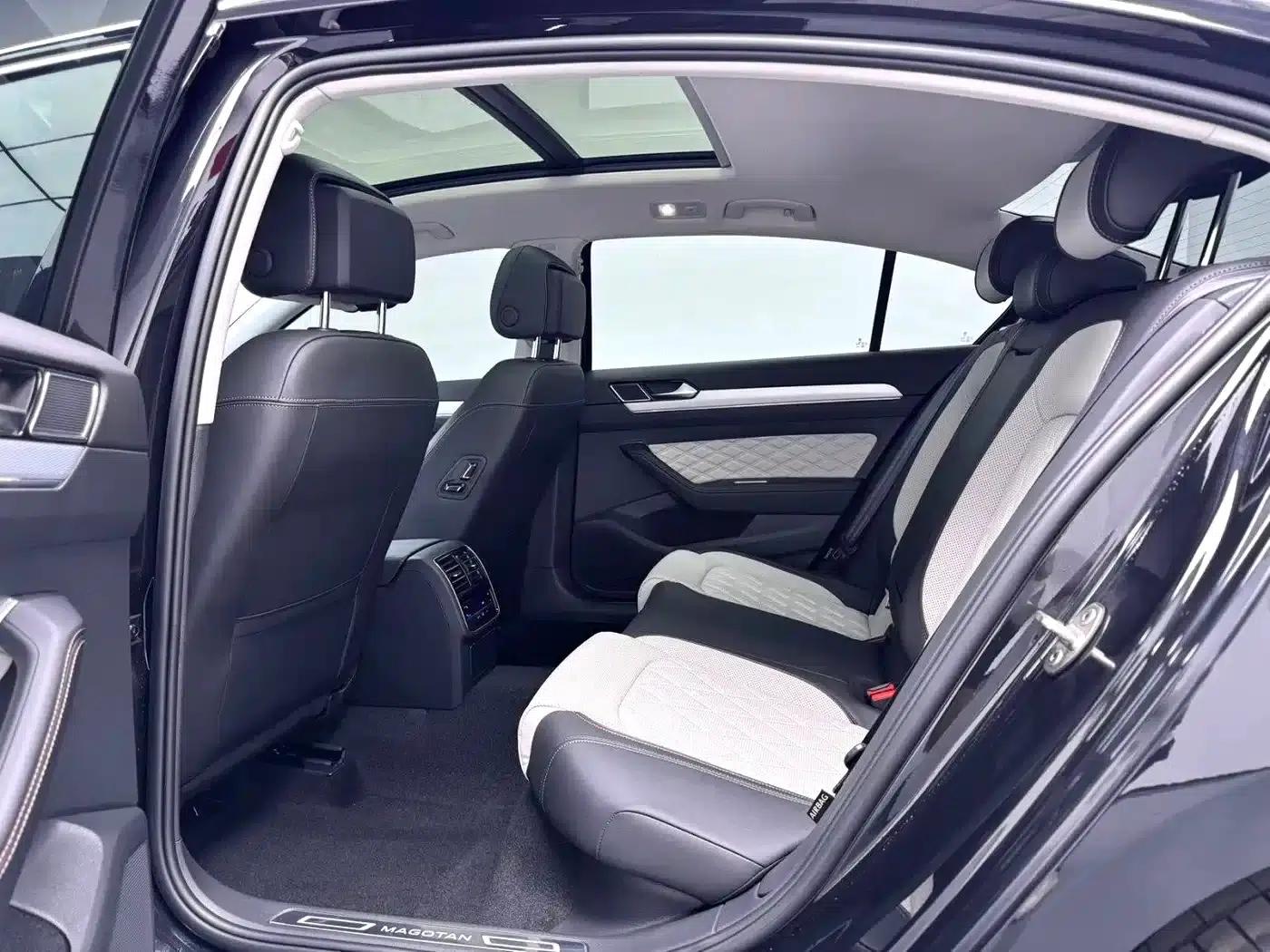 2025 Volkswagen Passat 330TSI DSG Luxury Edition — миниатюра 7