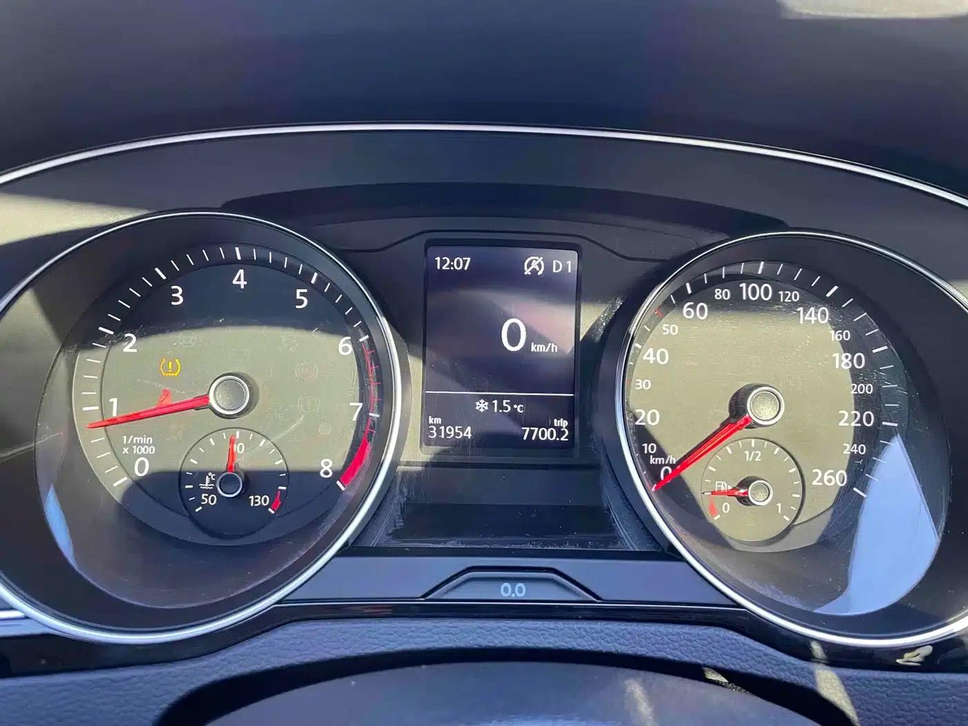 2020 Volkswagen Passat 330TSI DSG Leading Edition — миниатюра 11