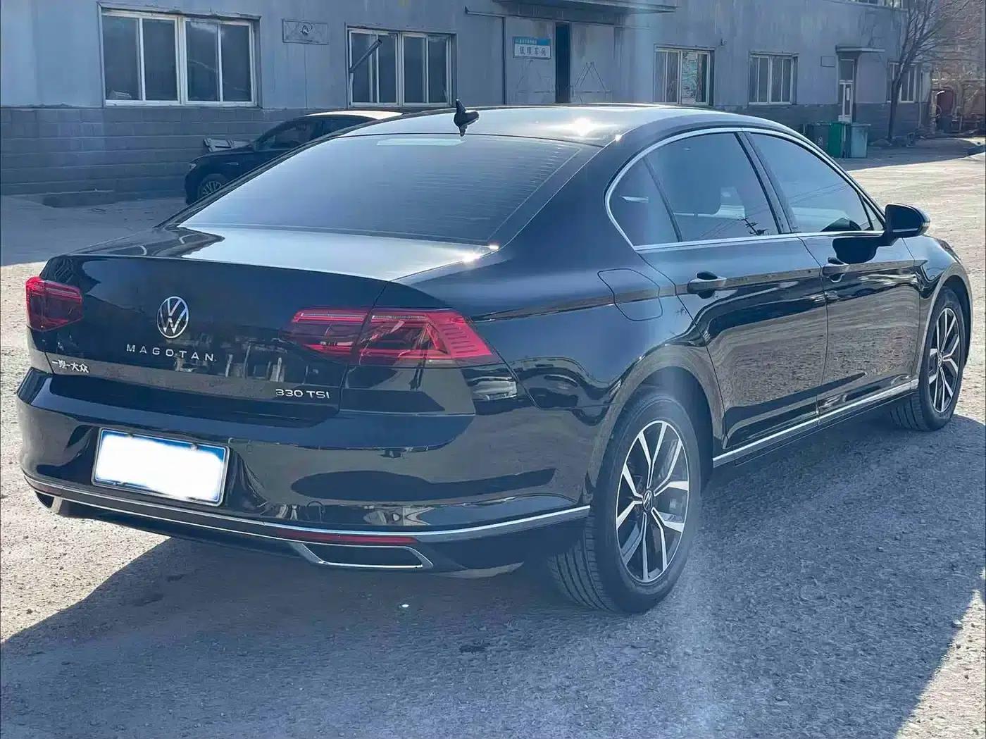 2020 Volkswagen Passat 330TSI DSG Leading Edition — миниатюра 3