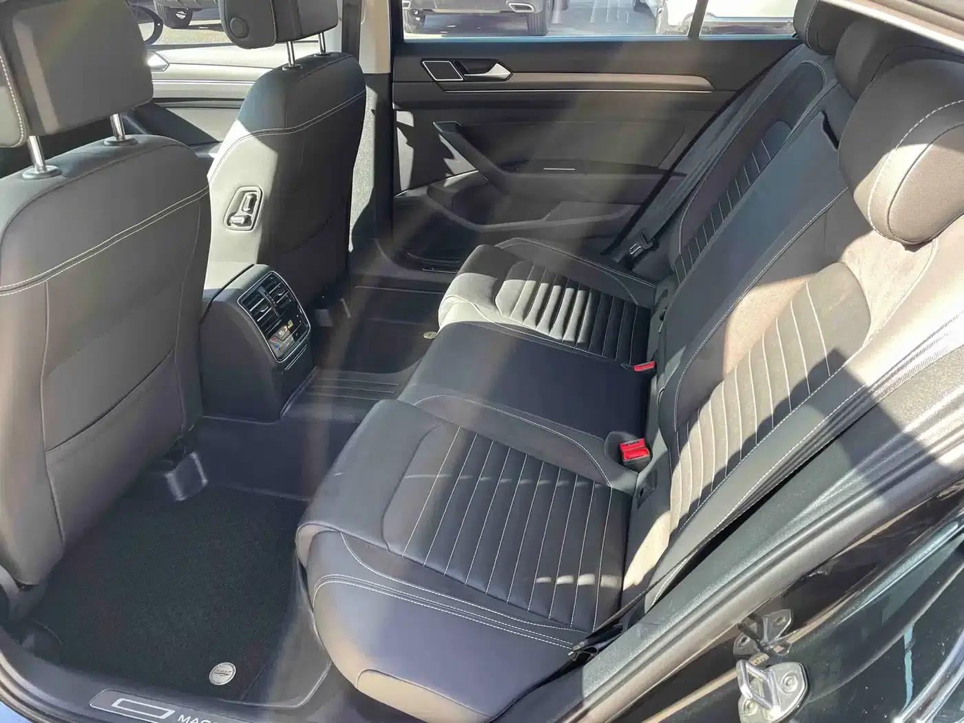 2020 Volkswagen Passat 330TSI DSG Leading Edition — миниатюра 6