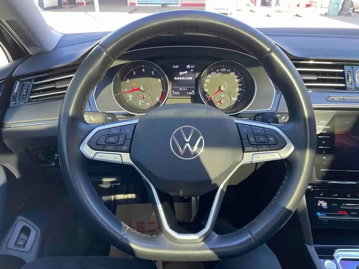 2020 Volkswagen Passat 330TSI DSG Leading Edition — миниатюра 10
