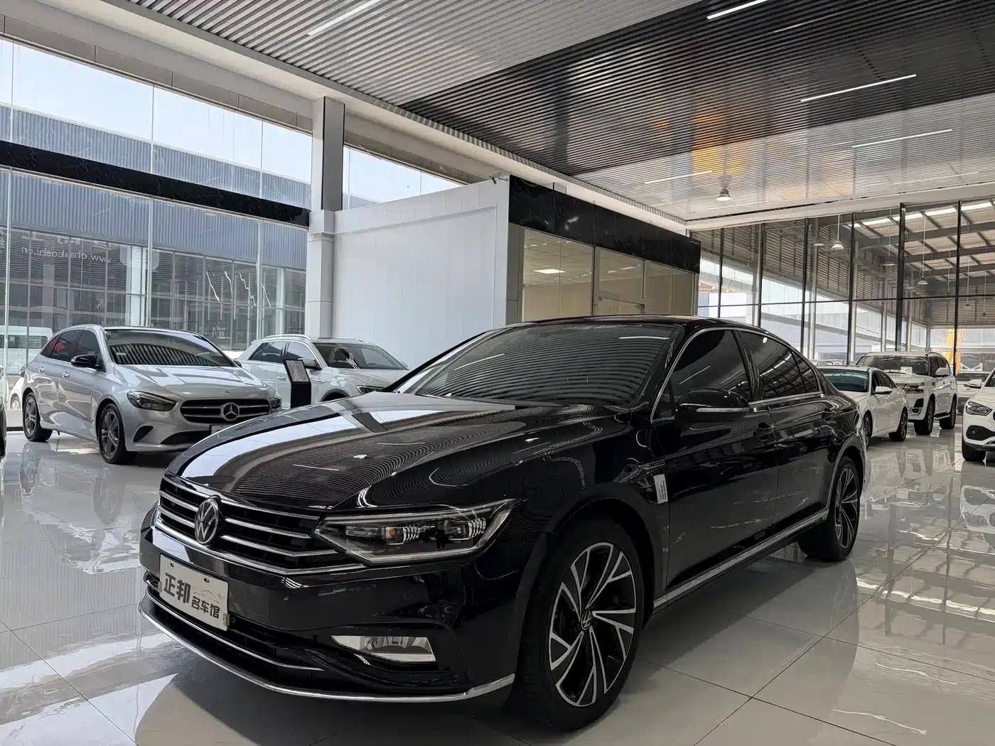 Volkswagen Passat 2021 330TSI DSG 30th Anniversary Edition — миниатюра 1